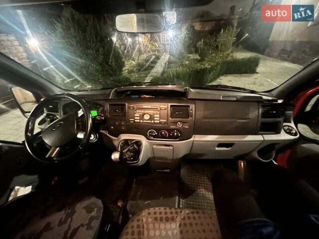 Красный Форд Транзит, объемом двигателя 2.2 л и пробегом 386 тыс. км за 7000 $, фото 7 на Automoto.ua