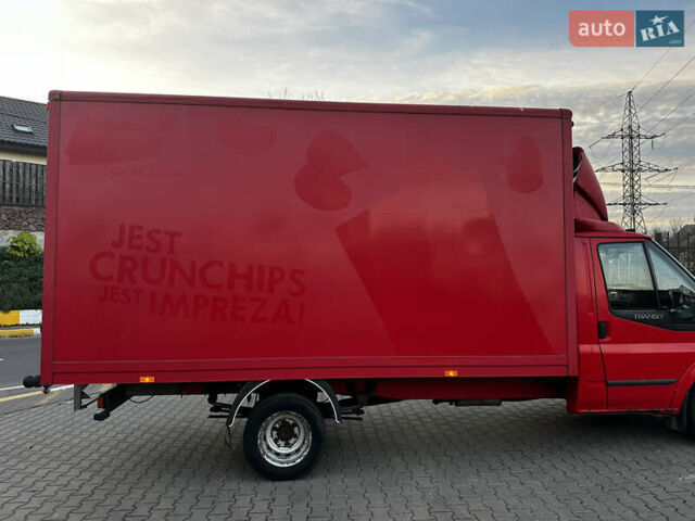 Красный Форд Транзит, объемом двигателя 2.2 л и пробегом 389 тыс. км за 12999 $, фото 5 на Automoto.ua