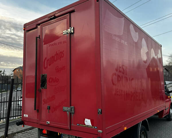 Красный Форд Транзит, объемом двигателя 2.2 л и пробегом 389 тыс. км за 12999 $, фото 6 на Automoto.ua