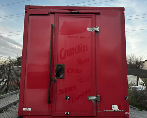 Красный Форд Транзит, объемом двигателя 2.2 л и пробегом 389 тыс. км за 12999 $, фото 8 на Automoto.ua