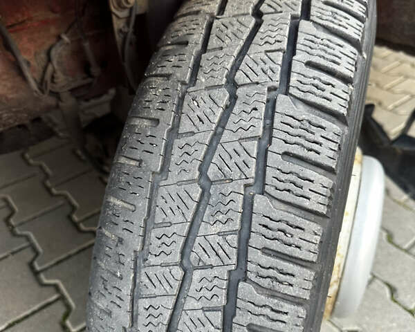 Красный Форд Транзит, объемом двигателя 2.2 л и пробегом 389 тыс. км за 12999 $, фото 12 на Automoto.ua