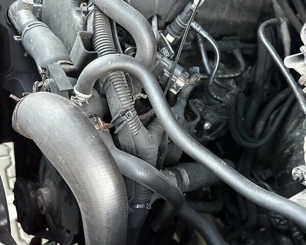 Красный Форд Транзит, объемом двигателя 2.2 л и пробегом 389 тыс. км за 12999 $, фото 15 на Automoto.ua