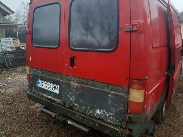 Красный Форд Транзит, объемом двигателя 2 л и пробегом 200 тыс. км за 1771 $, фото 4 на Automoto.ua