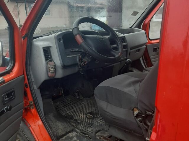 Красный Форд Транзит, объемом двигателя 2 л и пробегом 200 тыс. км за 1771 $, фото 3 на Automoto.ua