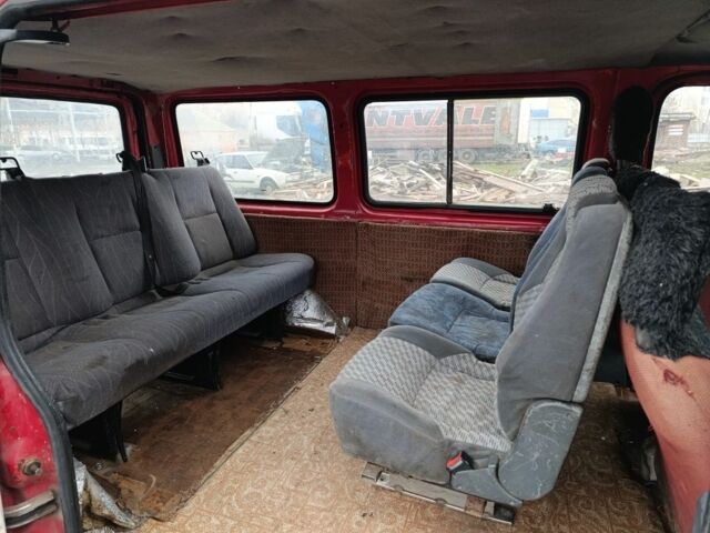 Красный Форд Транзит, объемом двигателя 2 л и пробегом 300 тыс. км за 650 $, фото 3 на Automoto.ua