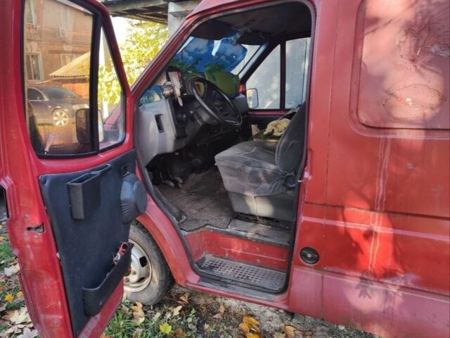 Червоний Форд Транзит, об'ємом двигуна 2 л та пробігом 200 тис. км за 2000 $, фото 5 на Automoto.ua