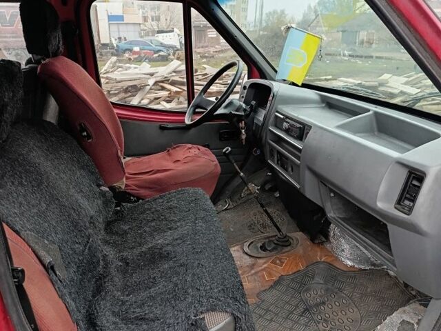 Красный Форд Транзит, объемом двигателя 2 л и пробегом 300 тыс. км за 650 $, фото 4 на Automoto.ua