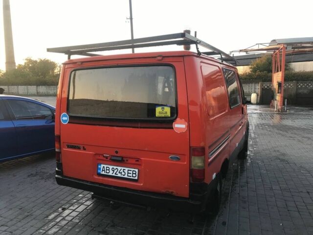 Красный Форд Транзит, объемом двигателя 2 л и пробегом 500 тыс. км за 1900 $, фото 3 на Automoto.ua