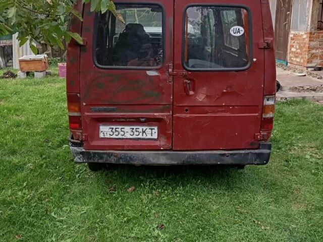 Красный Форд Транзит, объемом двигателя 2 л и пробегом 333 тыс. км за 400 $, фото 1 на Automoto.ua