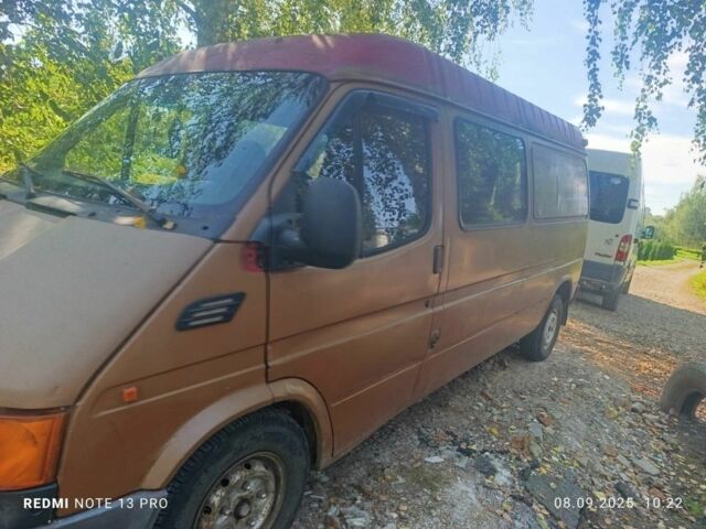 Красный Форд Транзит, объемом двигателя 2.5 л и пробегом 360 тыс. км за 1900 $, фото 1 на Automoto.ua