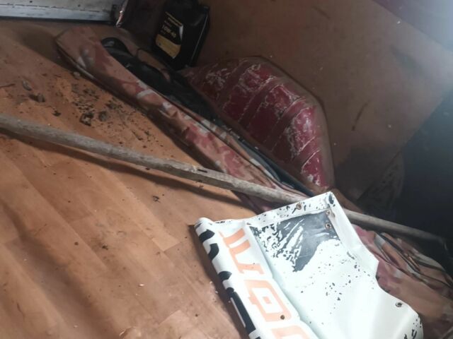 Червоний Форд Транзит, об'ємом двигуна 2.5 л та пробігом 540 тис. км за 1064 $, фото 7 на Automoto.ua