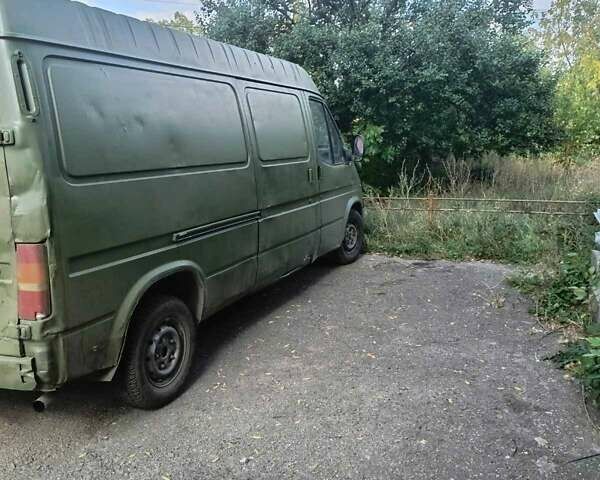 Красный Форд Транзит, объемом двигателя 2.5 л и пробегом 555 тыс. км за 2300 $, фото 2 на Automoto.ua