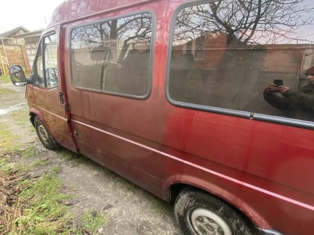 Красный Форд Транзит, объемом двигателя 2.5 л и пробегом 400 тыс. км за 1300 $, фото 3 на Automoto.ua