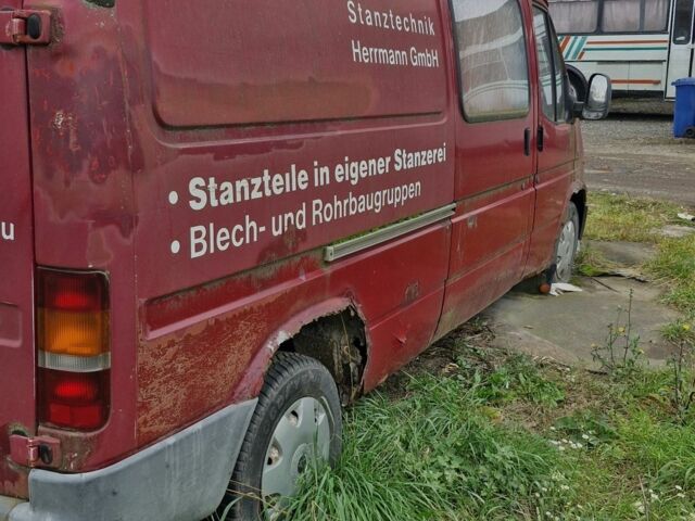 Червоний Форд Транзит, об'ємом двигуна 0 л та пробігом 400 тис. км за 1000 $, фото 1 на Automoto.ua