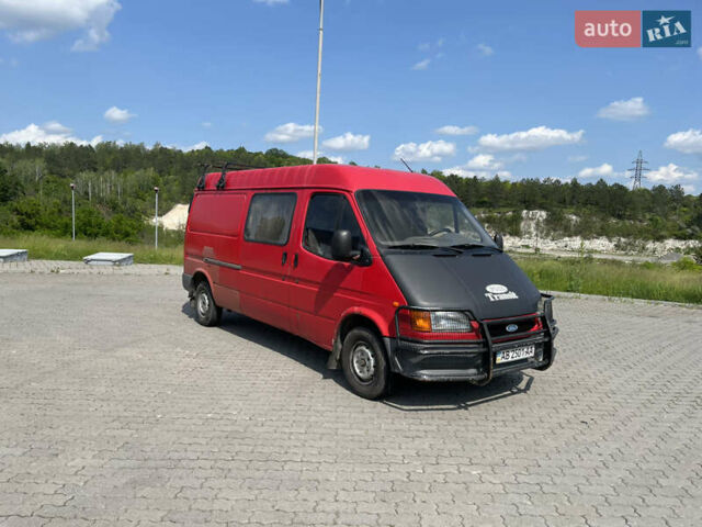 Красный Форд Транзит, объемом двигателя 2.5 л и пробегом 555 тыс. км за 3300 $, фото 6 на Automoto.ua