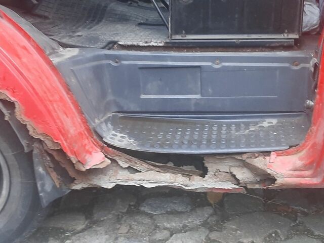 Красный Форд Транзит, объемом двигателя 2.5 л и пробегом 500 тыс. км за 1200 $, фото 3 на Automoto.ua