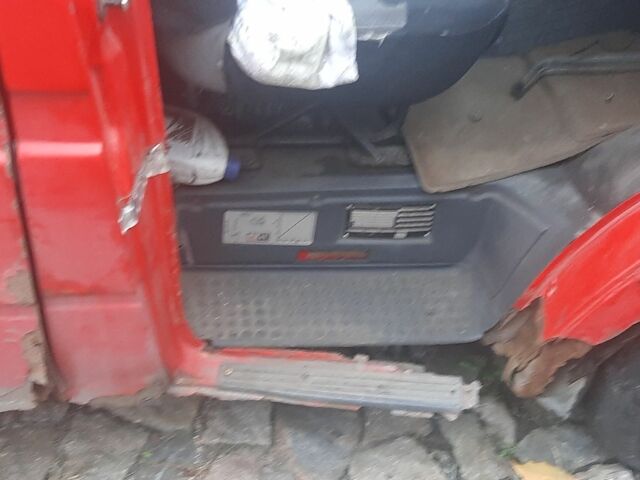 Красный Форд Транзит, объемом двигателя 2.5 л и пробегом 500 тыс. км за 1200 $, фото 6 на Automoto.ua