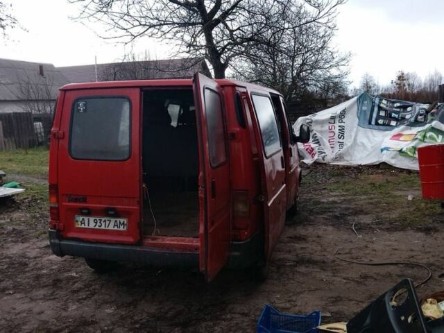 Красный Форд Транзит, объемом двигателя 2.5 л и пробегом 300 тыс. км за 1400 $, фото 1 на Automoto.ua