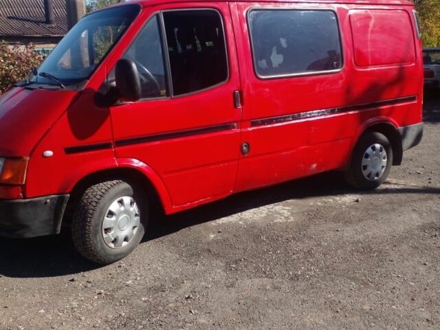 Червоний Форд Транзит, об'ємом двигуна 2.5 л та пробігом 320 тис. км за 1600 $, фото 4 на Automoto.ua