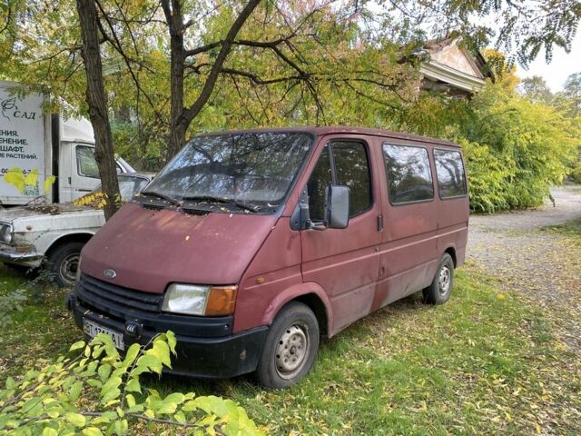 Форд Транзит 1998 у Очакове на Automoto.ua Червоний Форд Транзит, об'ємом двигуна 2.5 л та пробігом 300 тис. км за 2000 $, фото 3 на Automoto.ua