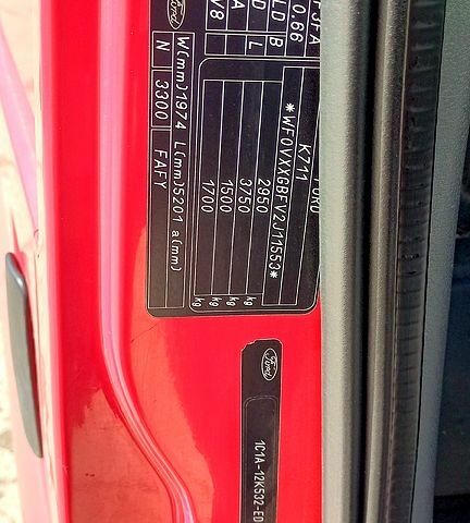 Красный Форд Транзит, объемом двигателя 2 л и пробегом 300 тыс. км за 3800 $, фото 7 на Automoto.ua