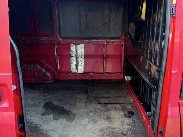 Красный Форд Транзит, объемом двигателя 2 л и пробегом 354 тыс. км за 4300 $, фото 6 на Automoto.ua