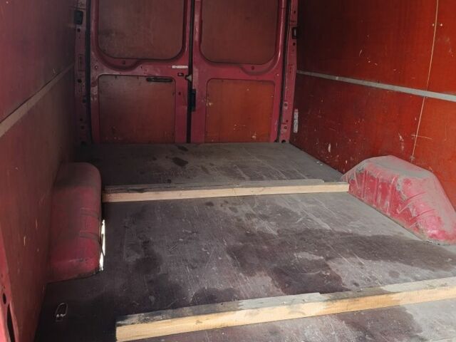 Красный Форд Транзит, объемом двигателя 2.4 л и пробегом 1000 тыс. км за 6800 $, фото 5 на Automoto.ua