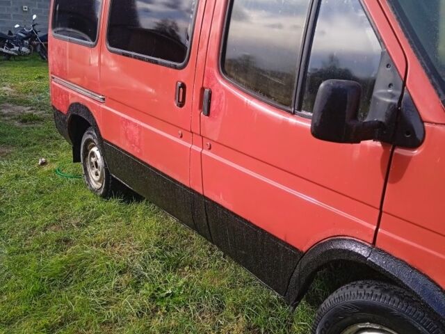 Красный Форд Транзит, объемом двигателя 0 л и пробегом 200 тыс. км за 2300 $, фото 2 на Automoto.ua