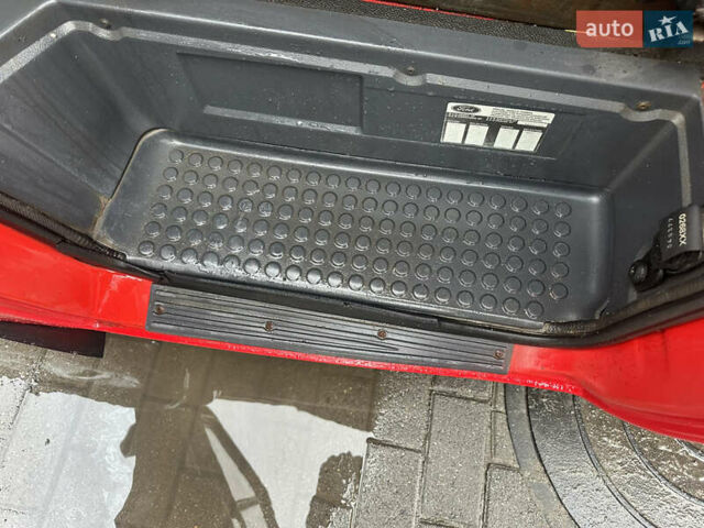 Червоний Форд Транзит, об'ємом двигуна 2.5 л та пробігом 379 тис. км за 4500 $, фото 16 на Automoto.ua