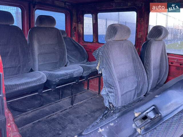 Красный Форд Транзит, объемом двигателя 2 л и пробегом 377 тыс. км за 3333 $, фото 14 на Automoto.ua