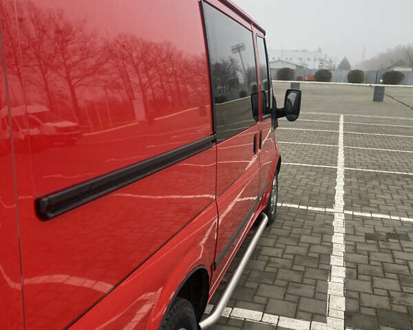 Красный Форд Транзит, объемом двигателя 2 л и пробегом 270 тыс. км за 5799 $, фото 11 на Automoto.ua