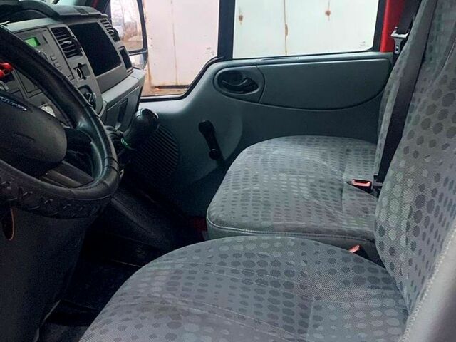 Красный Форд Транзит, объемом двигателя 2.4 л и пробегом 363 тыс. км за 10300 $, фото 5 на Automoto.ua