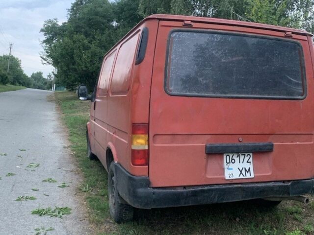 Красный Форд Транзит, объемом двигателя 2 л и пробегом 257 тыс. км за 1200 $, фото 4 на Automoto.ua