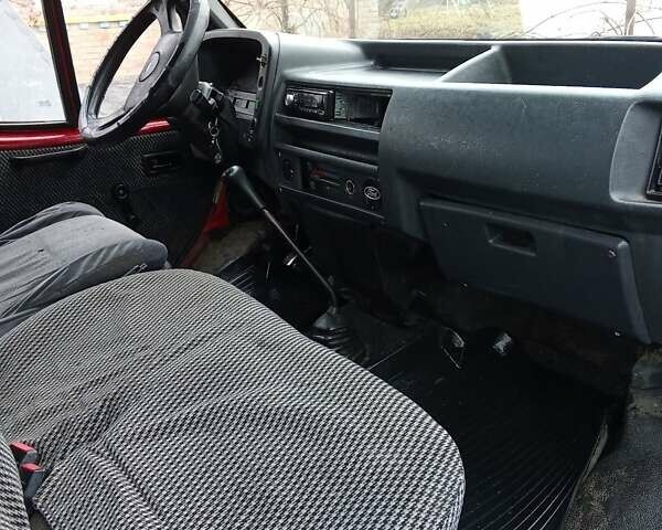 Красный Форд Транзит, объемом двигателя 2.5 л и пробегом 6 тыс. км за 1400 $, фото 4 на Automoto.ua