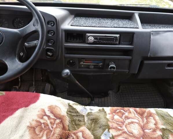 Красный Форд Транзит, объемом двигателя 2.5 л и пробегом 100 тыс. км за 2999 $, фото 3 на Automoto.ua