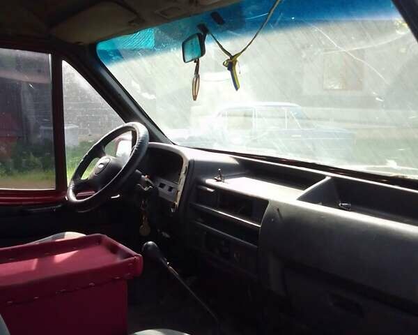 Красный Форд Транзит, объемом двигателя 2.5 л и пробегом 380 тыс. км за 2000 $, фото 2 на Automoto.ua