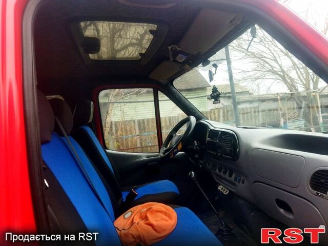 Красный Форд Транзит, объемом двигателя 2.5 л и пробегом 352 тыс. км за 3550 $, фото 4 на Automoto.ua