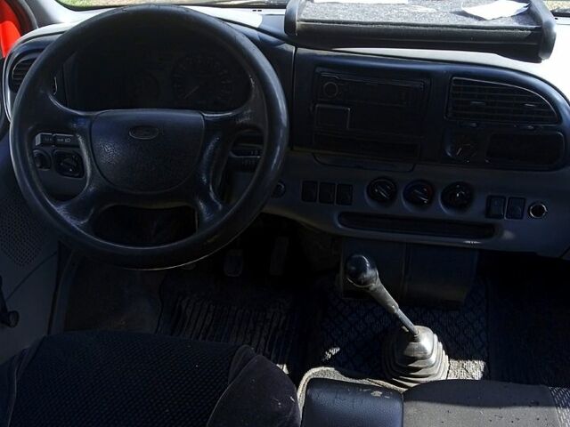 Червоний Форд Транзит, об'ємом двигуна 22 л та пробігом 300 тис. км за 3500 $, фото 5 на Automoto.ua