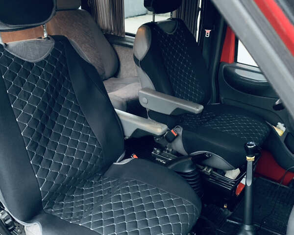 Красный Форд Транзит, объемом двигателя 2 л и пробегом 225 тыс. км за 7000 $, фото 6 на Automoto.ua
