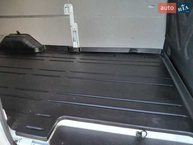 Форд Транзит, об'ємом двигуна 2 л та пробігом 180 тис. км за 19600 $, фото 13 на Automoto.ua