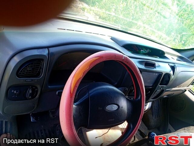 Форд Транзит, объемом двигателя 2 л и пробегом 350 тыс. км за 2500 $, фото 3 на Automoto.ua