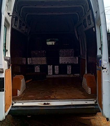 Форд Транзит, объемом двигателя 2.2 л и пробегом 423 тыс. км за 6500 $, фото 4 на Automoto.ua