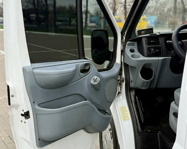 Форд Транзит, об'ємом двигуна 2.2 л та пробігом 383 тис. км за 10999 $, фото 18 на Automoto.ua