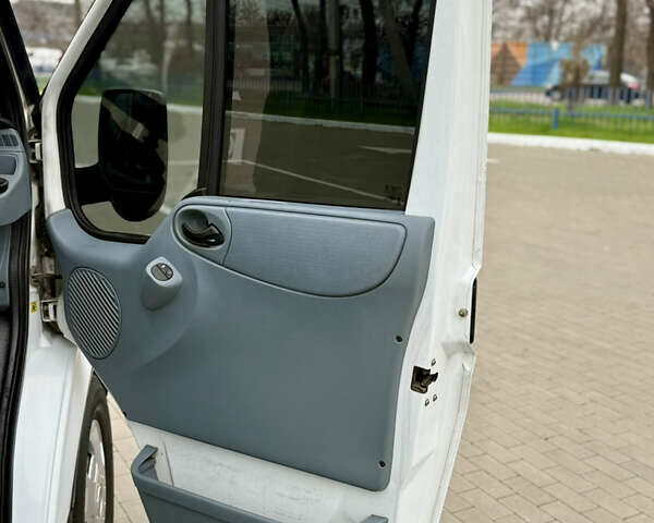 Форд Транзит, об'ємом двигуна 2.2 л та пробігом 383 тис. км за 10999 $, фото 14 на Automoto.ua