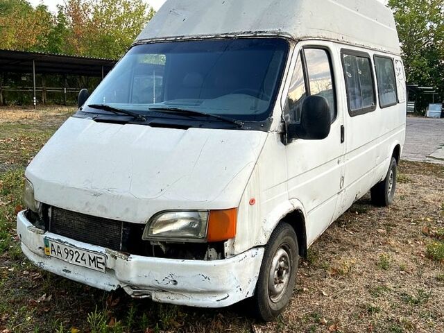 Форд Транзит, объемом двигателя 2.5 л и пробегом 200 тыс. км за 2000 $, фото 1 на Automoto.ua