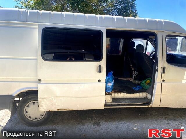 Форд Транзит, объемом двигателя 2.5 л и пробегом 300 тыс. км за 1500 $, фото 1 на Automoto.ua