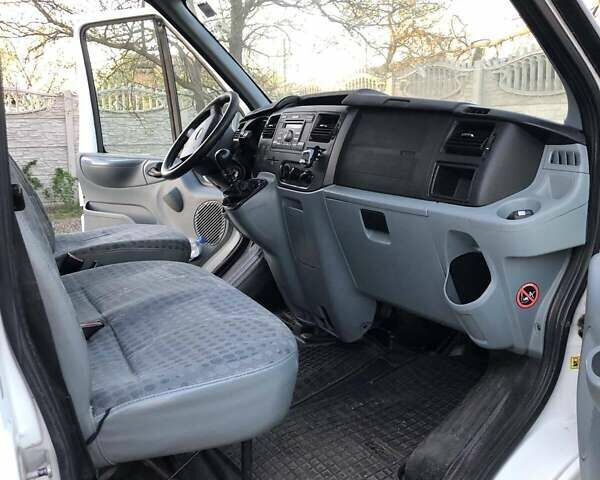 Форд Транзит, об'ємом двигуна 2.2 л та пробігом 206 тис. км за 10134 $, фото 7 на Automoto.ua
