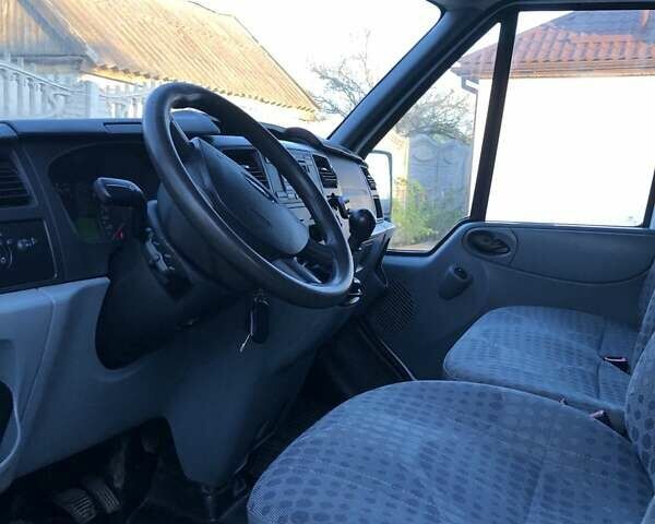 Форд Транзит, об'ємом двигуна 2.2 л та пробігом 206 тис. км за 10134 $, фото 3 на Automoto.ua
