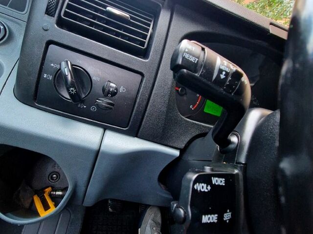 Форд Транзит, об'ємом двигуна 2.2 л та пробігом 248 тис. км за 13000 $, фото 12 на Automoto.ua