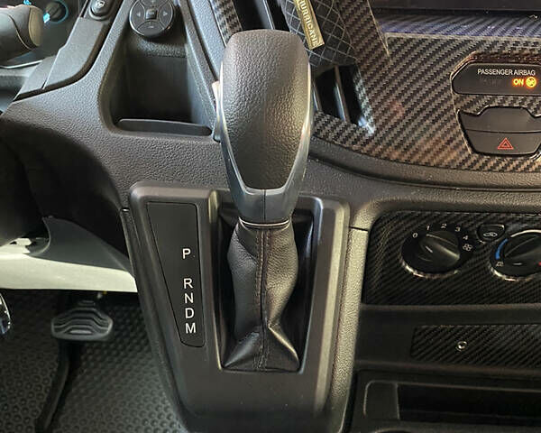 Белый Форд Транзит пасс., объемом двигателя 3.7 л и пробегом 21 тыс. км за 80000 $, фото 33 на Automoto.ua